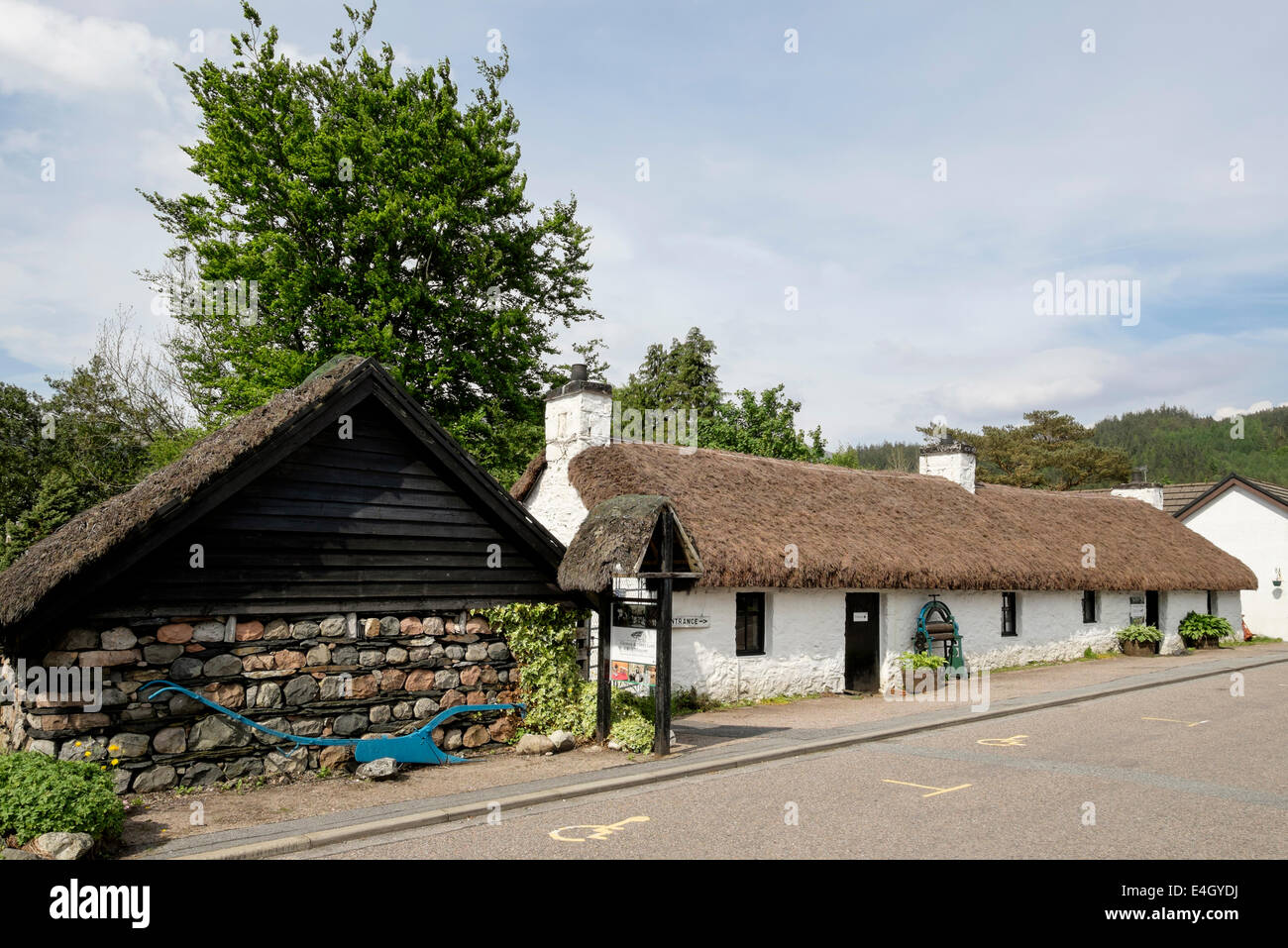 Glencoe und Norden Lorn Folk Museum im alten strohgedeckten Gebäude im Dorf. Glencoe, Highland, Schottland, Großbritannien, Großbritannien Stockfoto