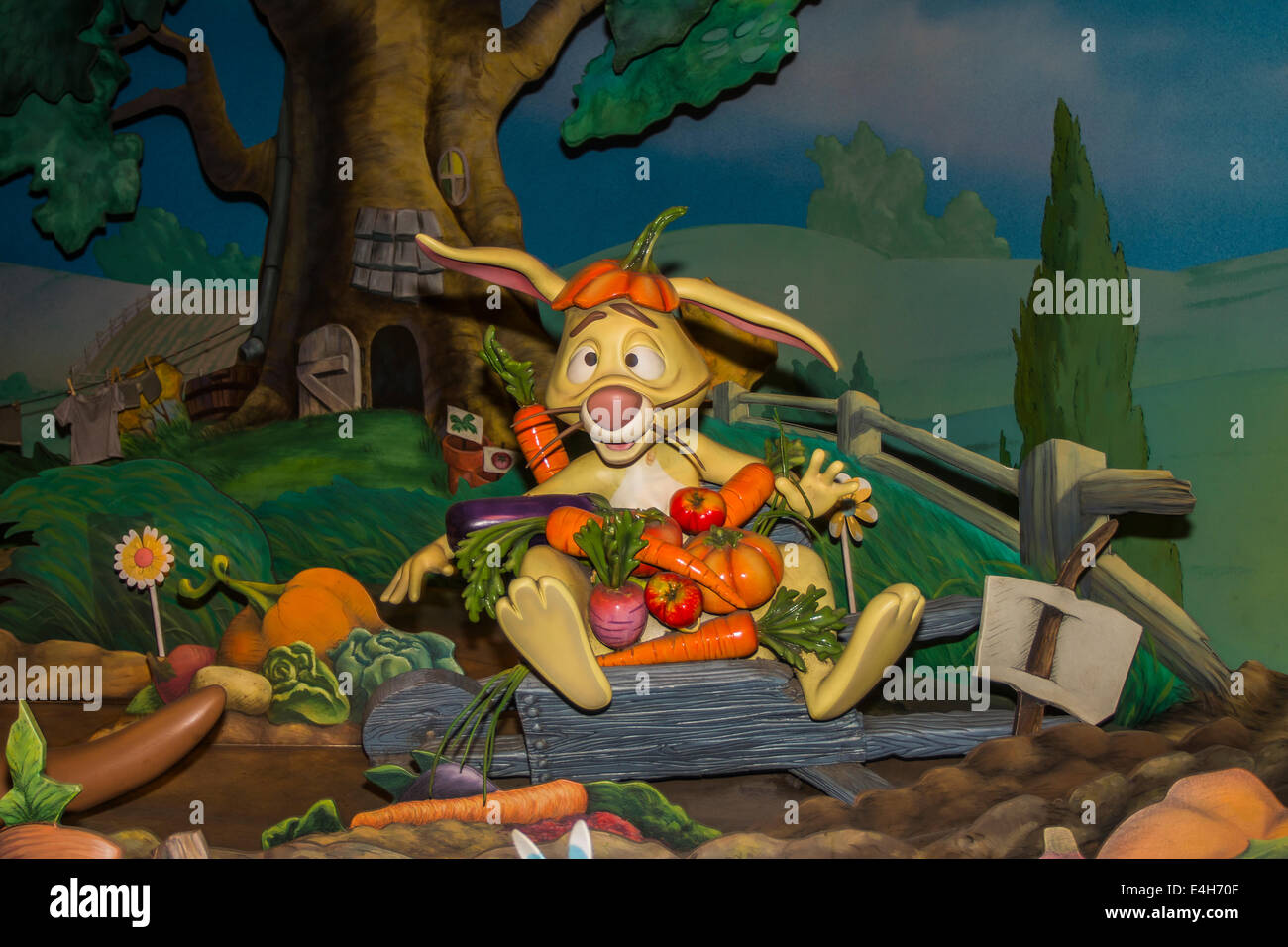 Kaninchen-Charakter in die vielen Abenteuer von Winnie The Pooh Attraktion im Walt Disney World Themenpark in Orlando Florida USA Stockfoto