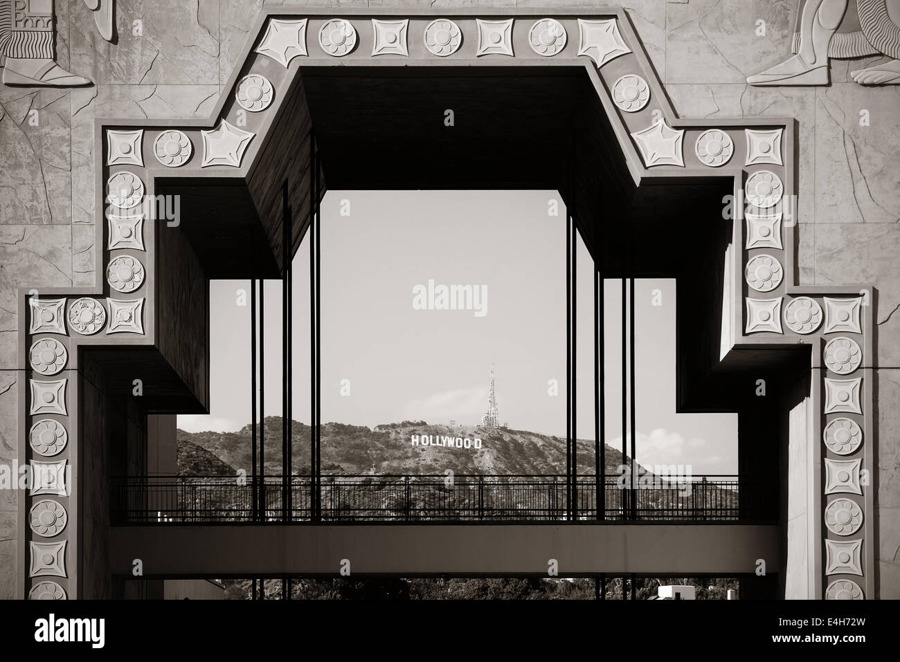 Los Angeles, CA - Mai 18: Hollywood-Schriftzug, über Dolby Theater am 18. Mai 2014 in Los Angeles. Begann als eine kleine Gemeinschaft, es Stockfoto