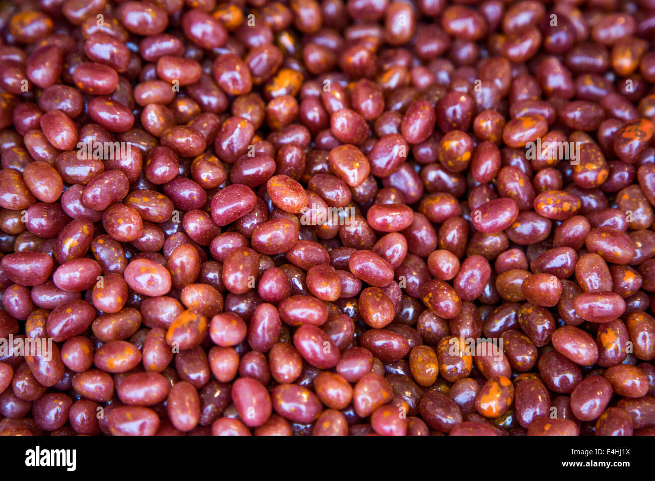Schokoladendragee -Fotos und -Bildmaterial in hoher Auflösung – Alamy