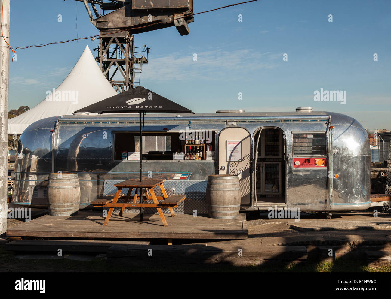 Ein Vintage Airstream Wohnwagen oder Anhänger nun in ein Café umgewandelt Stockfoto