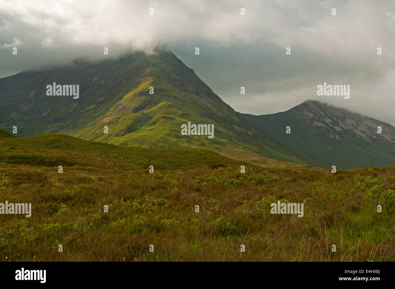 Gewitterwolken nähert sich Garbh bheinn Stockfoto