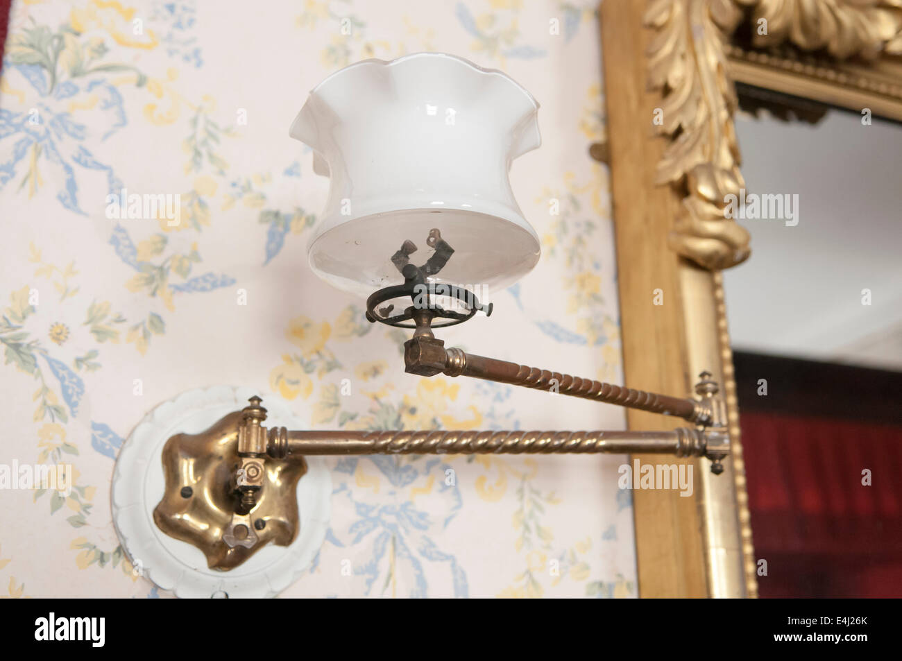 Einstellbare öl Lampe an der Wand. Stockfoto