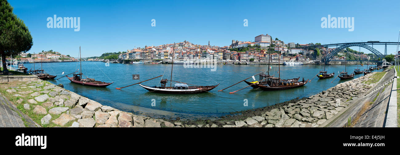 Porto Juni 1 Ribeira ist eine alte und typische Ort in Porto, entlang dem Fluss Douro und Porto Juni 1 Ribeira ist eine alte und typische Ort in Porto, entlang dem Fluss Douro und
