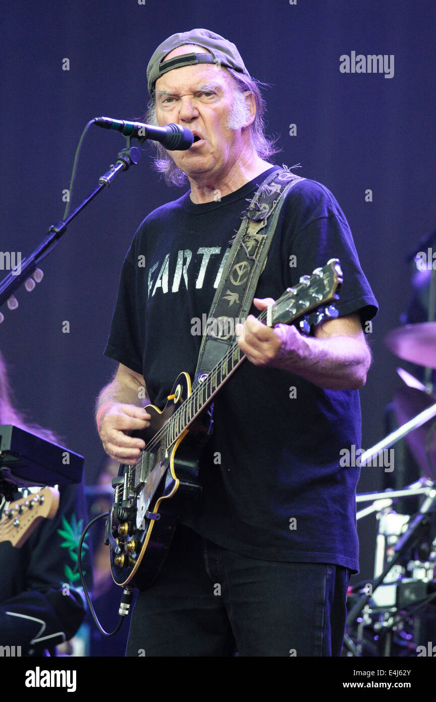 London, UK. 12. Juli 2014. Neil Young und Crazy Horse Spielen Britische Sommerzeit Hyde Park. Personen im Bild: Neil Young. Bild von Julie Edwards/Alamy Live-Nachrichten Stockfoto