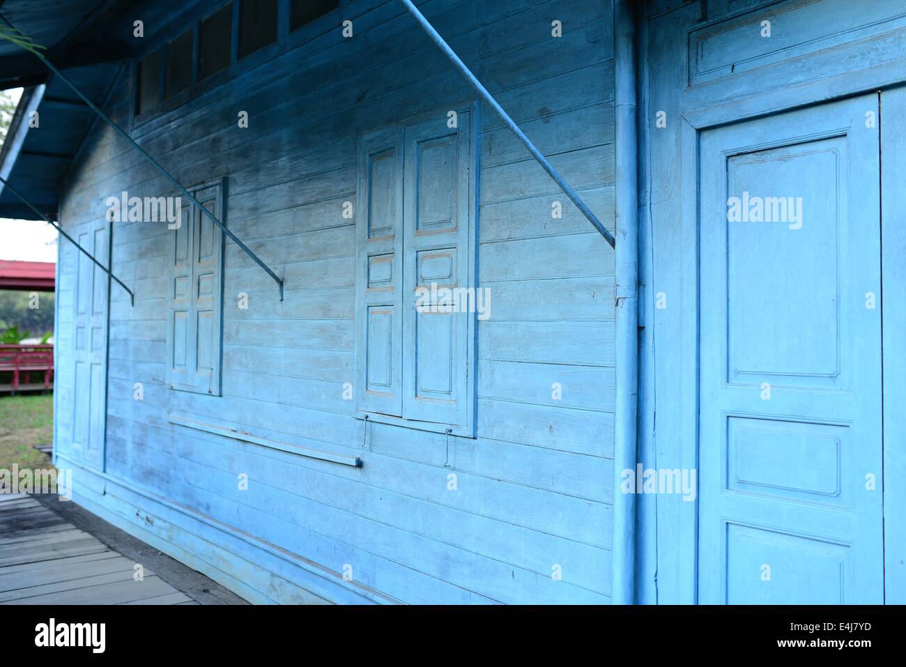 Antike Holzwand der thailändischen Kultur traditionelle Stockfoto