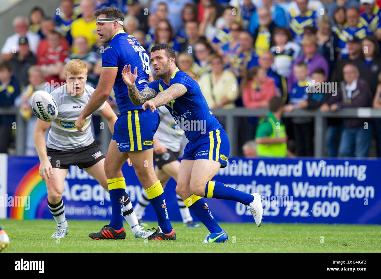 Warrington, UK. 13. Juli 2014. Super League-Rugby. Warrington Wölfe im Vergleich zu London Broncos. Warrinton Wölfe Hooker Mickey Higham in Aktion. Bildnachweis: Aktion Plus Sport/Alamy Live-Nachrichten Stockfoto