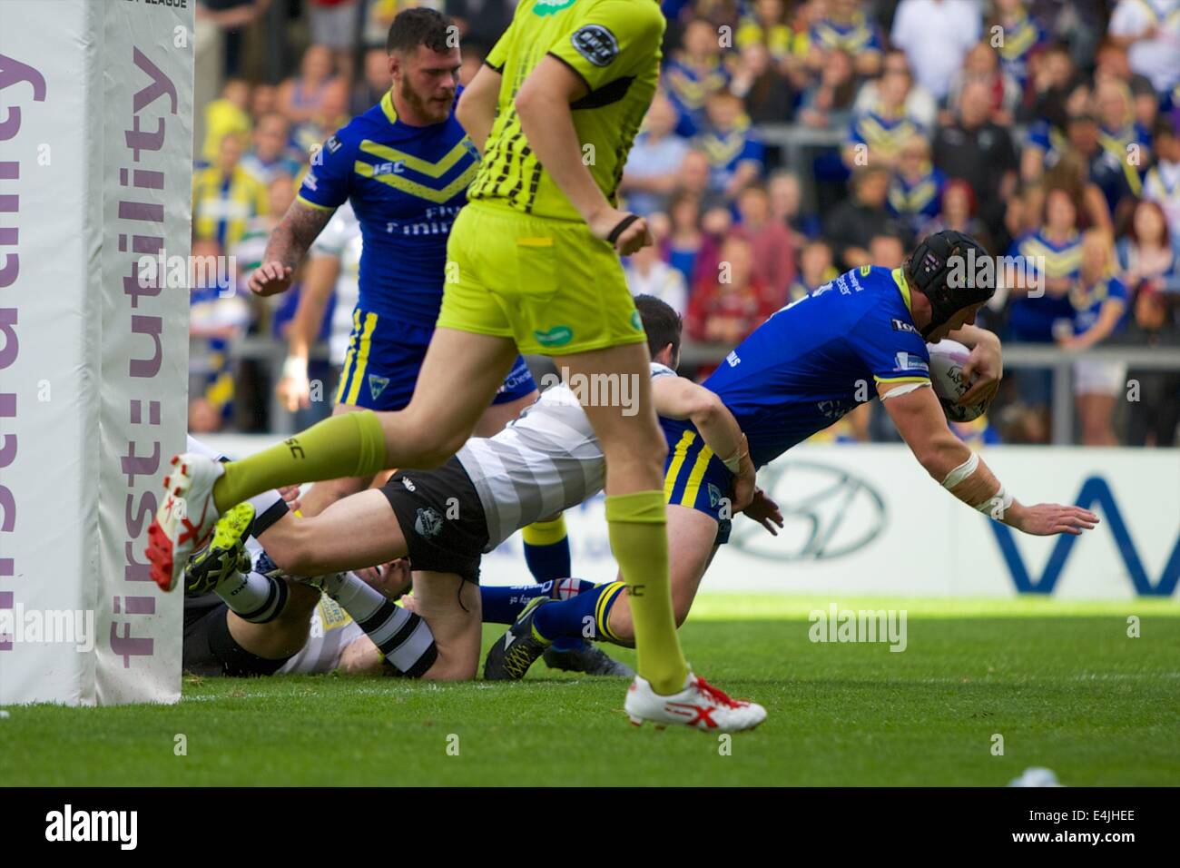 Warrington, UK. 13. Juli 2014. Super League-Rugby. Warrington Wolves V London Broncos. Warrington Wölfe prop Chris Hill in Aktion. Bildnachweis: Aktion Plus Sport/Alamy Live-Nachrichten Stockfoto