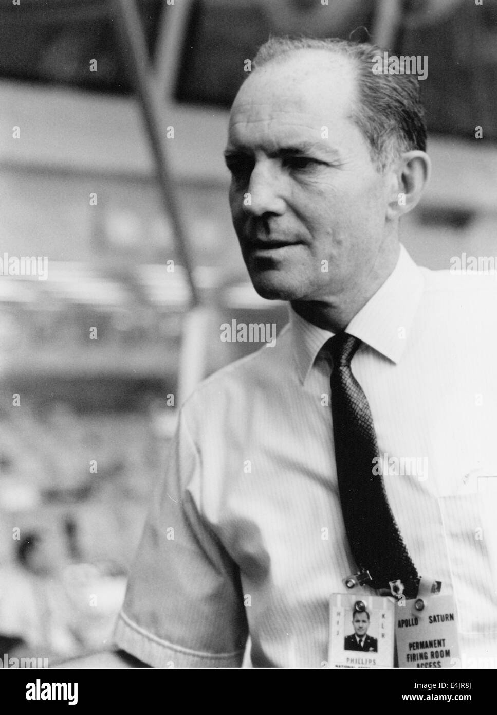 Generalleutnant Samuel C. Phillips, Direktor des Programms für Apollo-Mondlandung reflektiert auf dem Flug von Apollo 11 Stockfoto