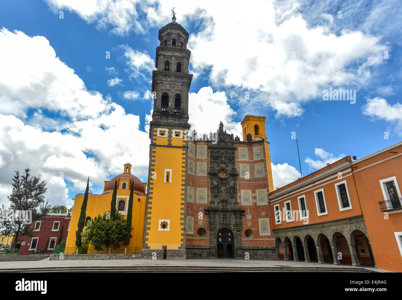 Kirche von San Francisco (Templo de San Francisco) von Puebla, Mexiko. Steinbruch Stein und Ziegel erbaut, wurde der Tempel fertiggestellt Stockfoto