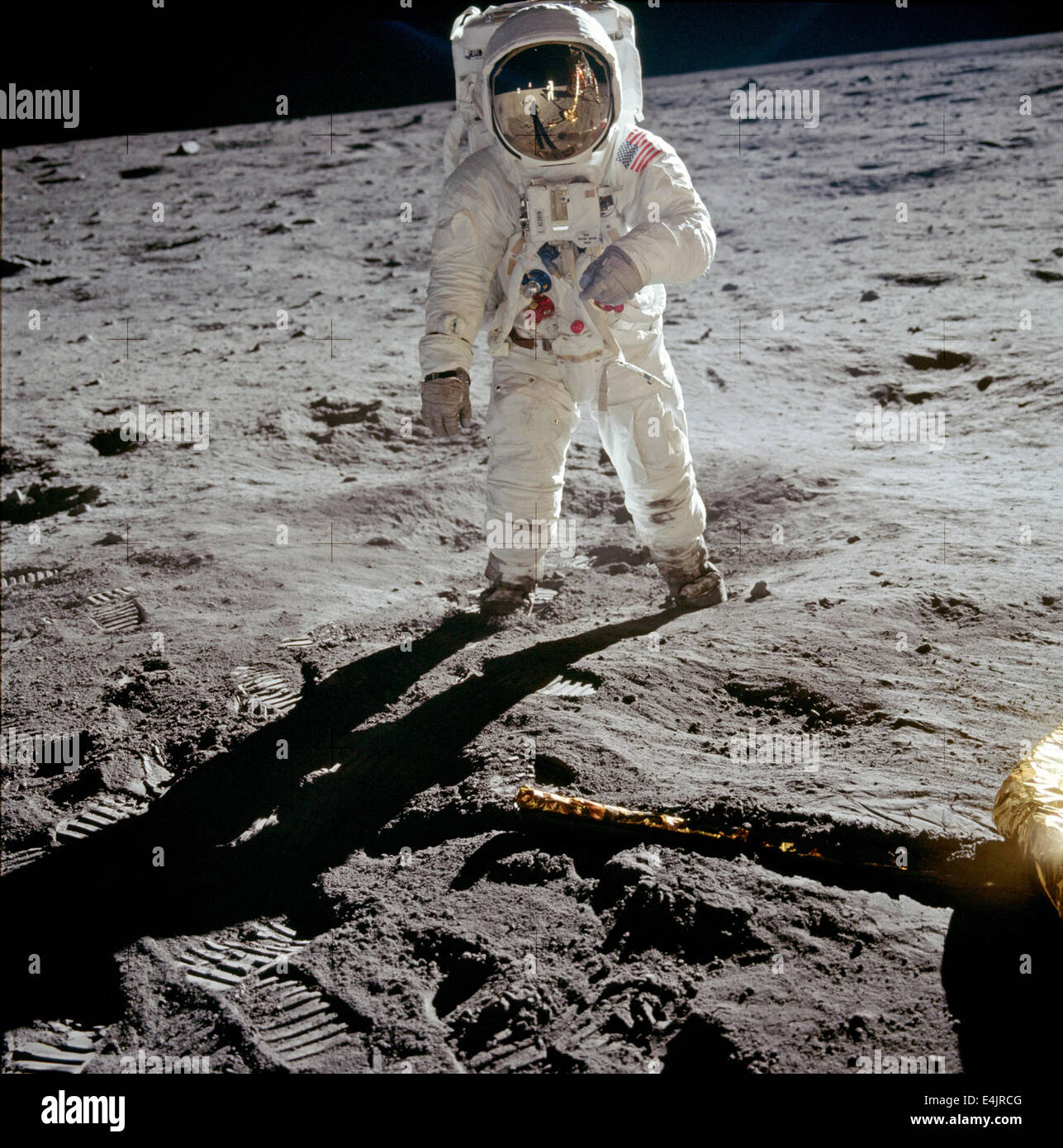 Buzz Aldrin posiert für Portrait mit Neil Armstrongs Reflexion im Visier, Apollo 11, Mond Stockfoto
