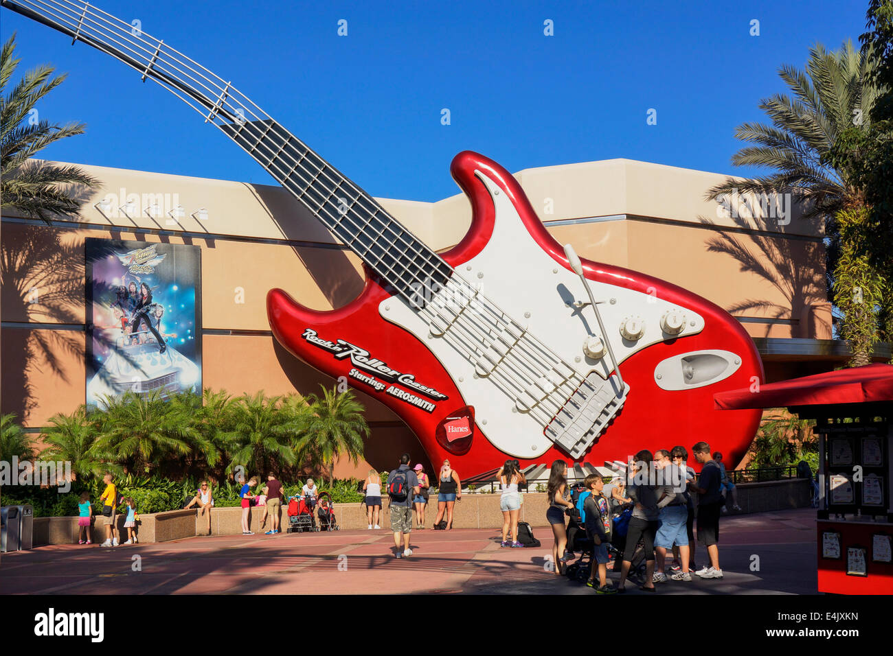 Rock N Roller Coaster Aerosmith, Gitarre, Hollywood Studios, Disney World Resort, Orlando Florida Stockfoto