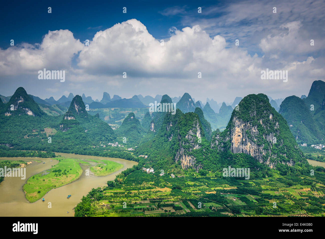 Karst Gebirgslandschaft in Xingping, Provinz Guangxi, China. Stockfoto