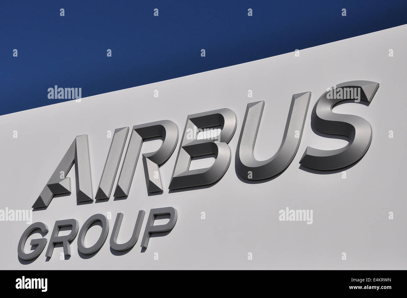 Airbus Chalet in Farnborough. Die Airbus Group hat die Markenbezeichnungen für Logos erhöht Stockfoto