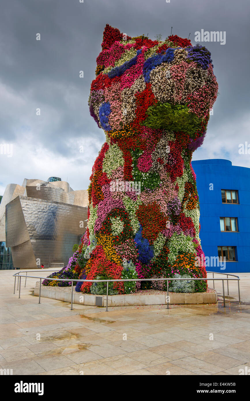 Welpe floral Skulptur des amerikanischen Künstlers Jeff Koons, Guggenheim Museum, Bilbao, Baskenland, Spanien Stockfoto