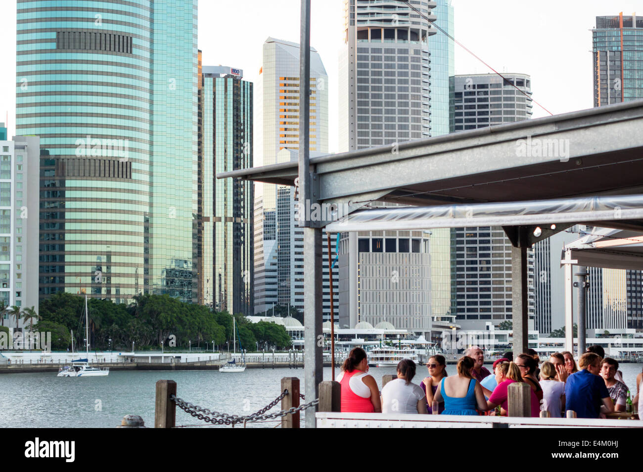 Brisbane Australien, Queensland Kangaroo Point Cliffs, Count White Park, Brisbane River Water CBD, Skyline der Stadt, Skyline, Wolkenkratzer, Gebäude, Bar-Bars Stockfoto