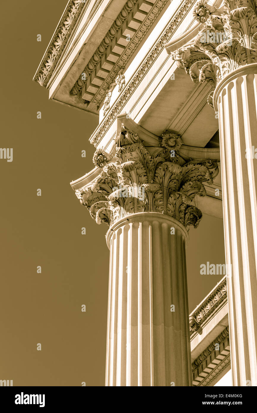 Reich verzierte korinthische Säulen in Washington D.C. Stockfoto