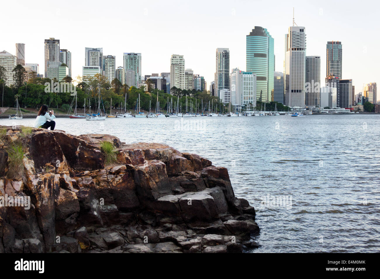 Brisbane Australien, Kangaroo Point Cliffs, Count White Park, Brisbane River CBD, Skyline der Stadt, Wolkenkratzer, Gebäude, AU140315125 Stockfoto