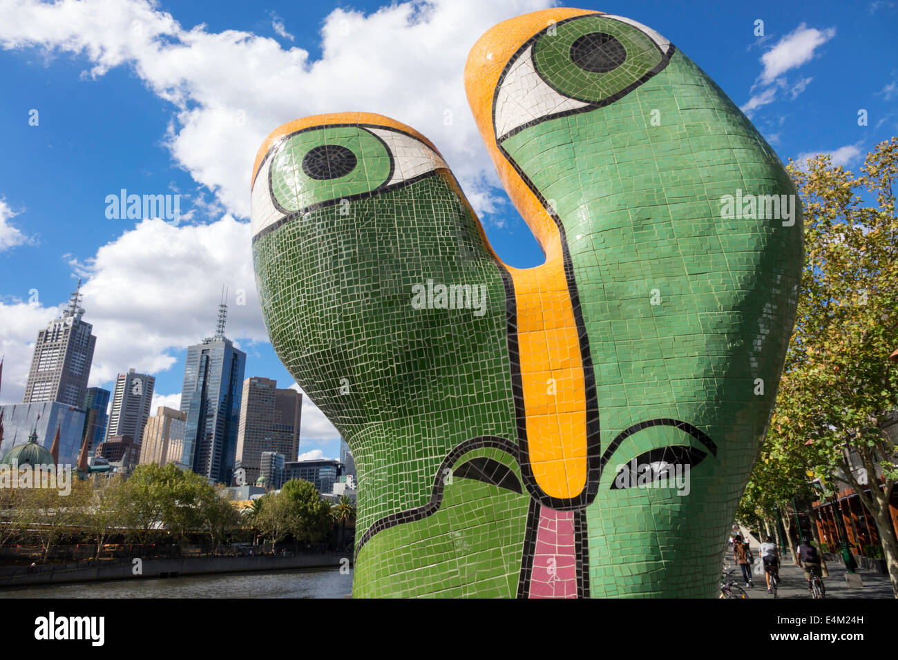 Melbourne Australien, Yarra River, Hochhäuser Wolkenkratzer Gebäude Gebäude Gebäude, Wolkenkratzer, Southbank Promenade, öffentliche Kunst, Skulptur, Brummen Stockfoto