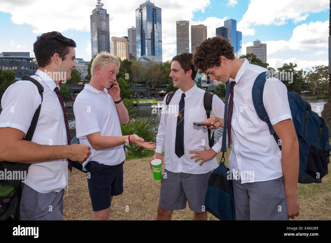 Melbourne Australien, Victoria CBD Central Business, District, Yarra River Water, Hochhäuser Wolkenkratzer Gebäude Gebäude Gebäude, Wolkenkratzer Stockfoto
