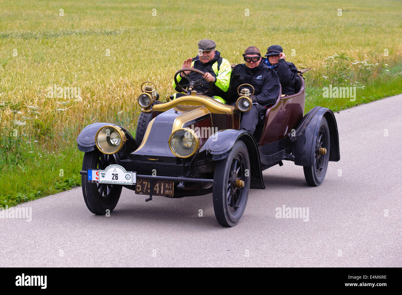 Öffentlichen Kundgebung organisiert vom bayrischen Stadt Landsberg für mindestens 80 Jahre alten Oldtimer. Stockfoto