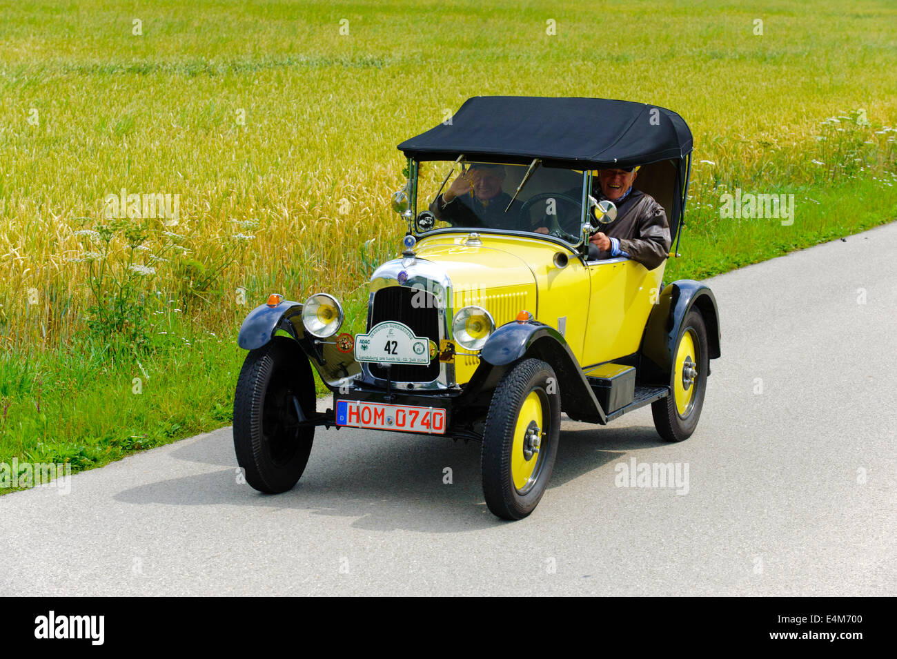 Öffentlichen Kundgebung organisiert vom bayrischen Stadt Landsberg für mindestens 80 Jahre alten Oldtimer. Stockfoto