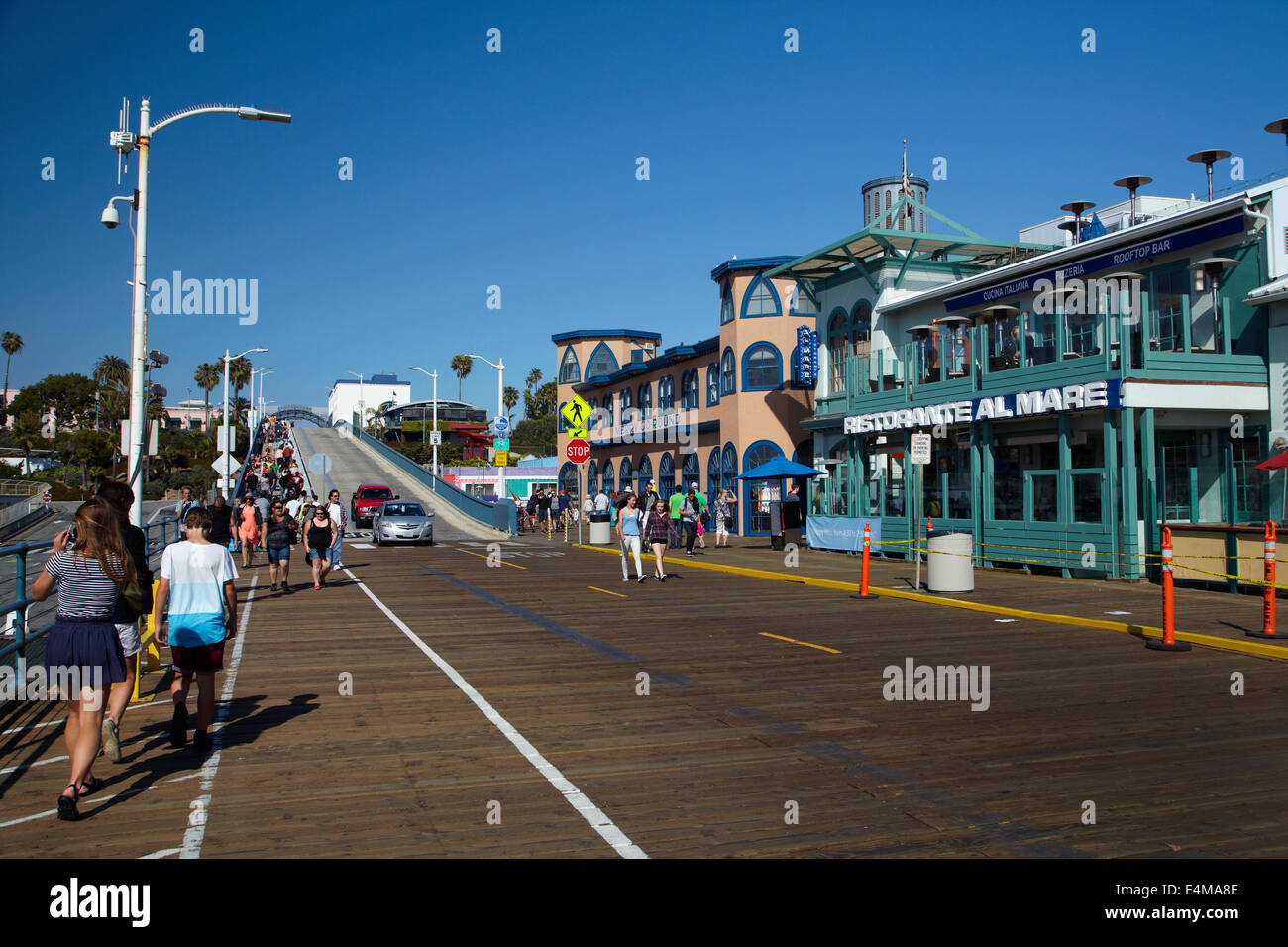 Restaurants am Santa Monica Pier, Santa Monica, Los Angeles, Kalifornien, USA Stockfoto