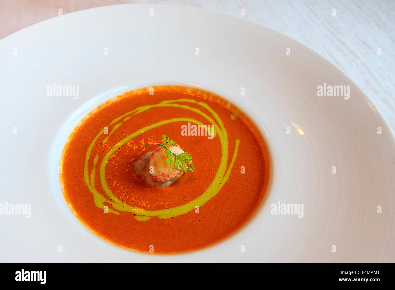 Hummersuppe Suppe im noblen Restaurant in deluxe-Resort in Dubai, VAE. Stockfoto