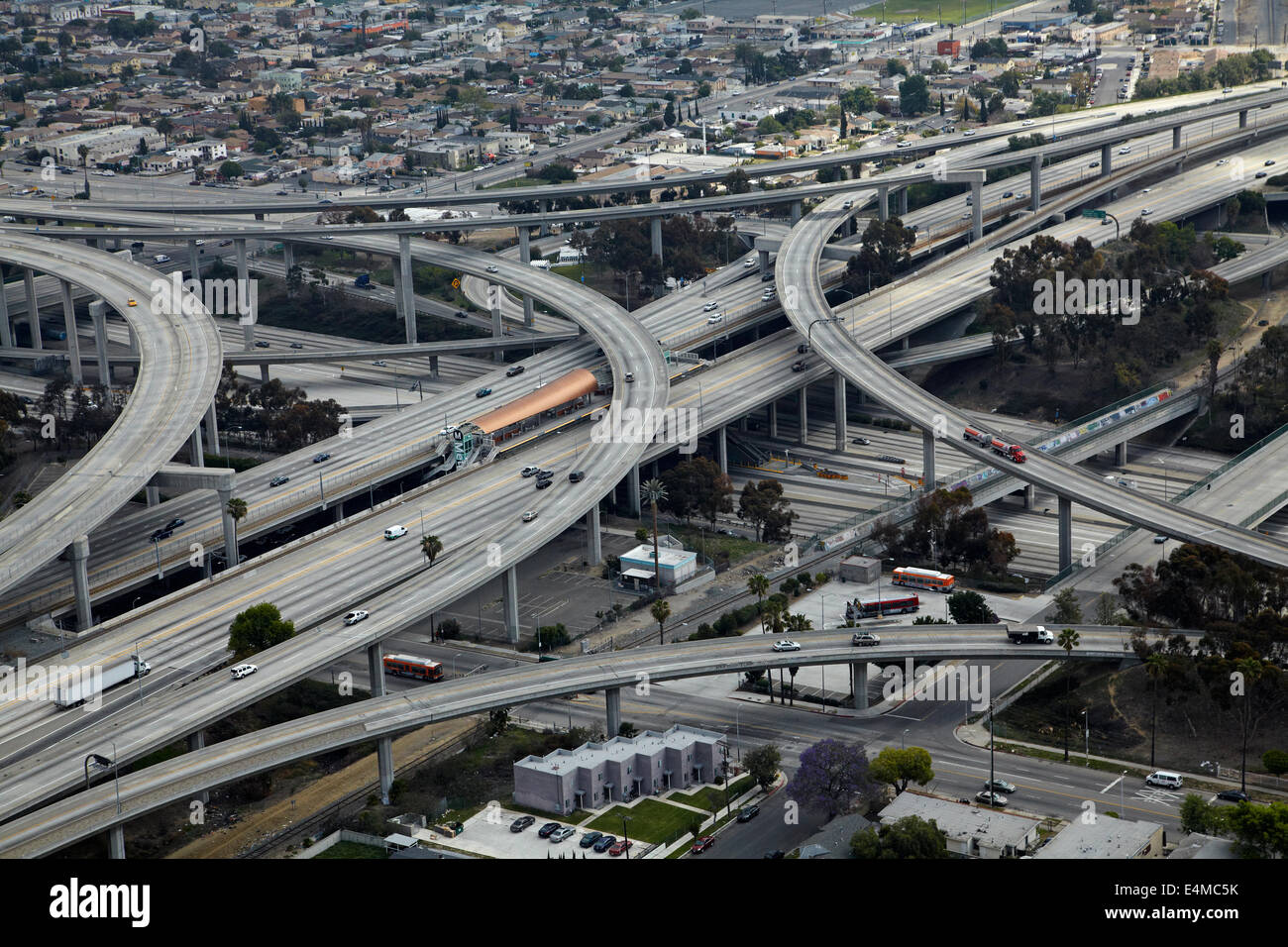 Richter Harry Pregerson Interchange, Kreuzung der i-105 und Interstate 110 bei (Glenn Anderson Freeway und Harbor Freeway), Los Angeles, Kalifornien, USA Stockfoto