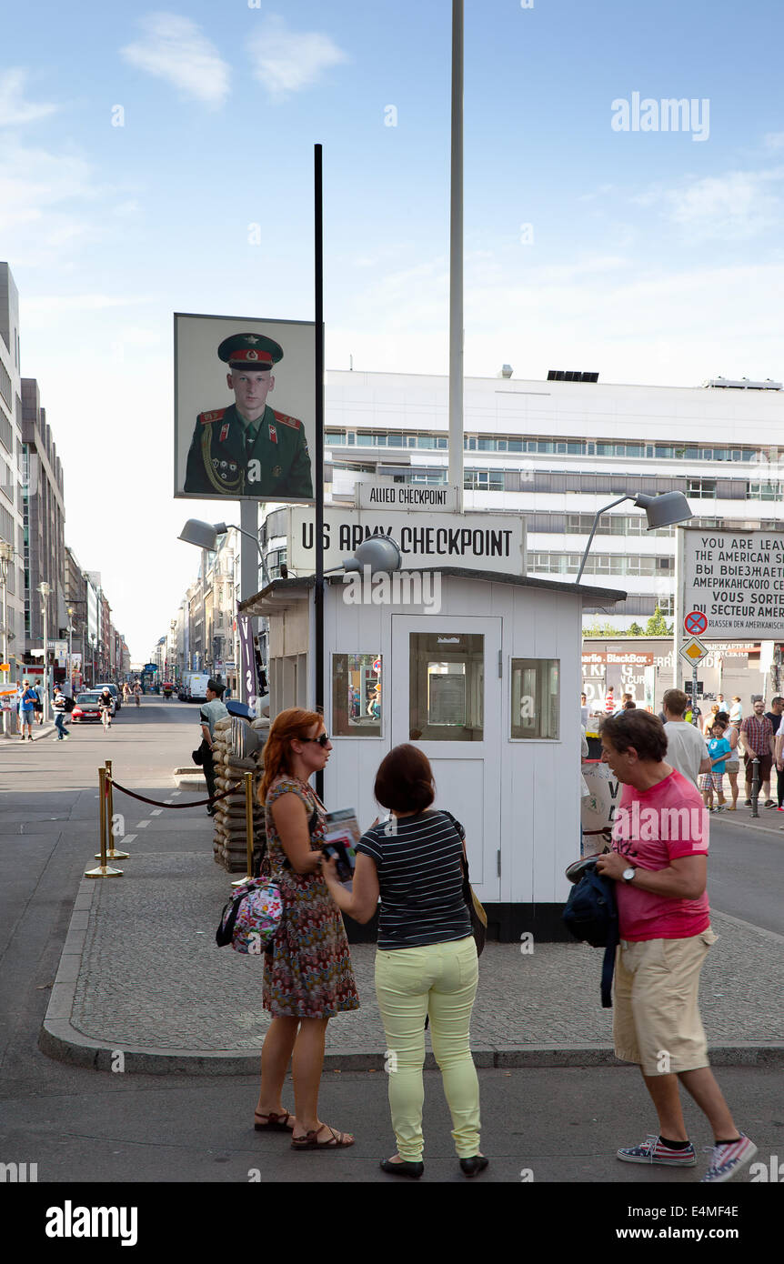 Deutschland, Berlin, Mitte, Checkpoint Charlie in der Friedrichstraße. Stockfoto