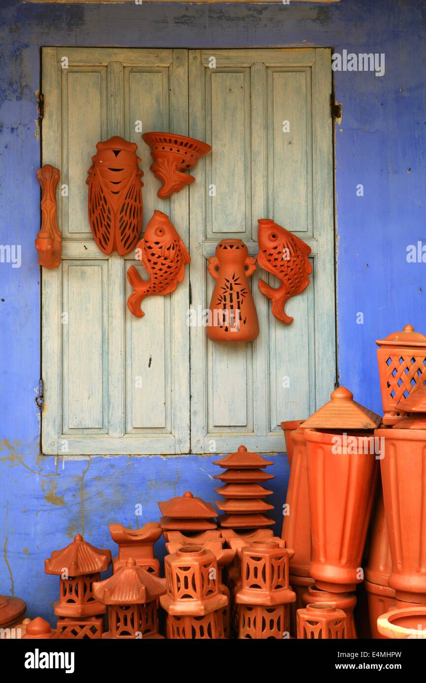 Tongefäße in Hoi an, Vietnam Stockfoto