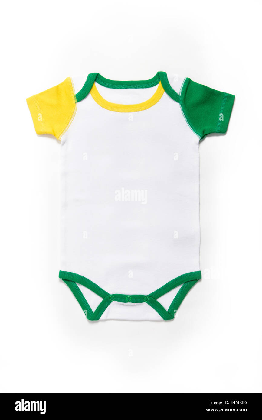 Kurze Ärmel Babykleidung in brasilianischen Farben auf weißem Hintergrund Stockfoto