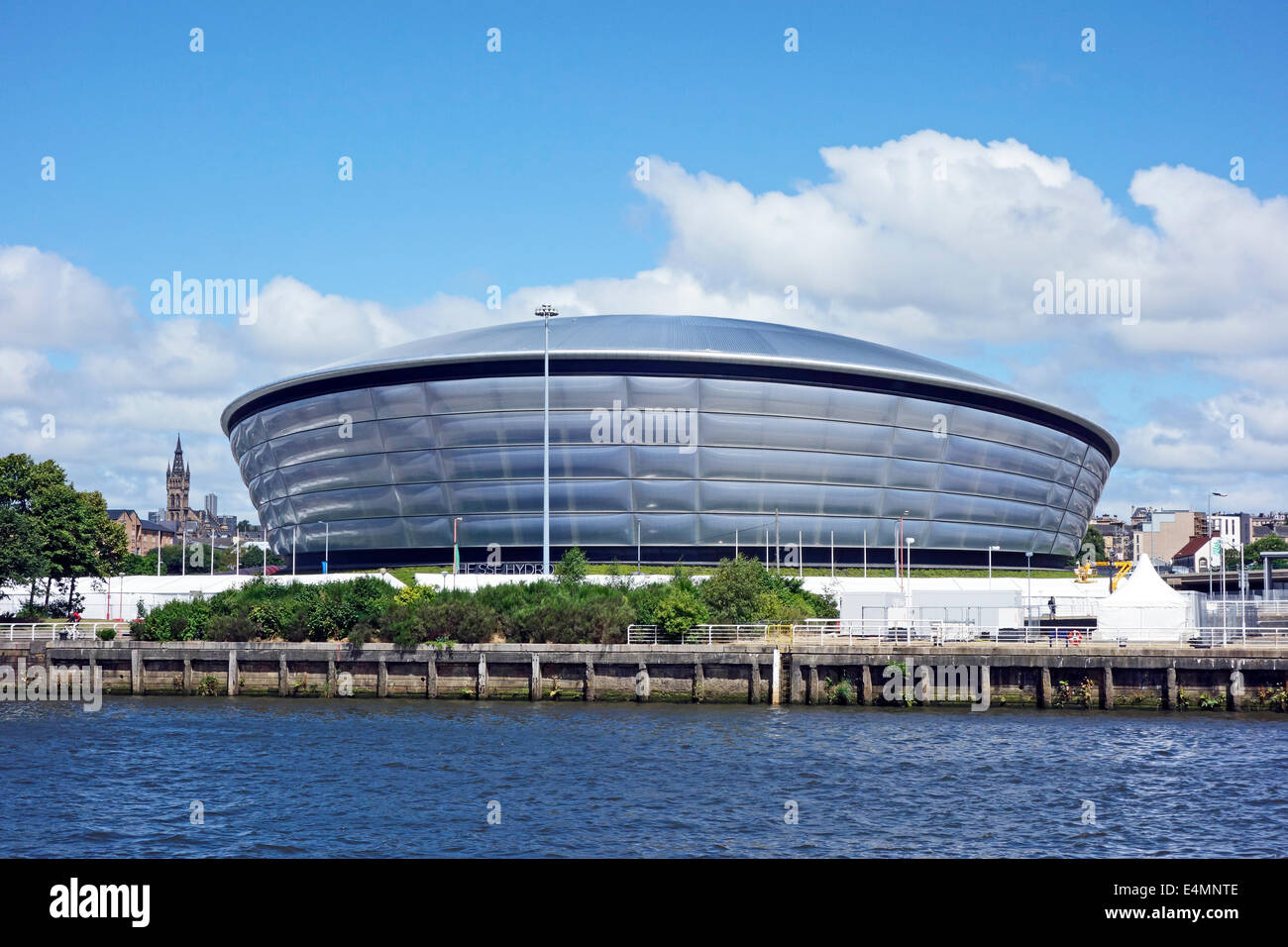 Die SSE Hydro in Scottish Exhibition and Conference Centre Komplex in Glasgow mit Zelten für Commonwealth-Spiele 2014 events Stockfoto