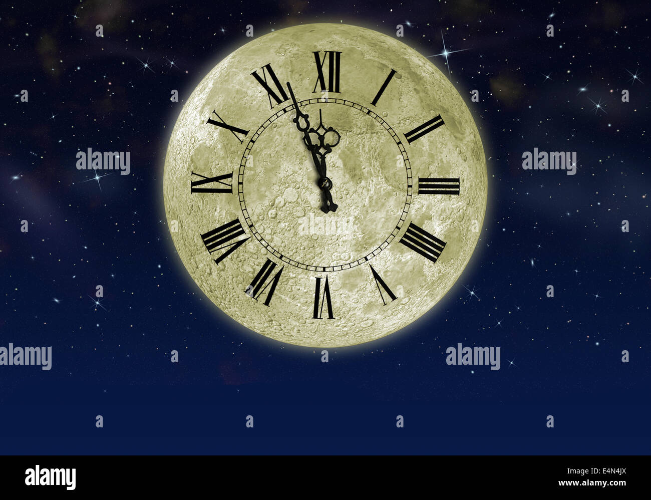 Der Mond mit Pfeil-Uhr in den Sternenhimmel Stockfoto