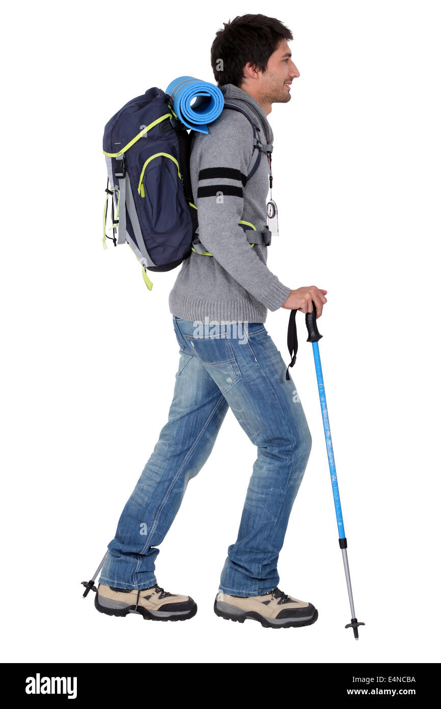 ein Mensch, der bereit für Rucksackreisen in Bergen Stockfoto