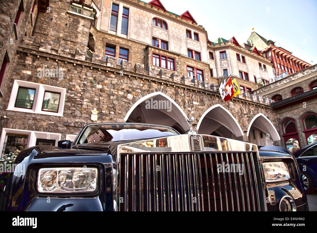 "Rolls-Royce-Klasse" vor Badrutts Palace Hotel in St. Moritz, Schweiz Stockfoto