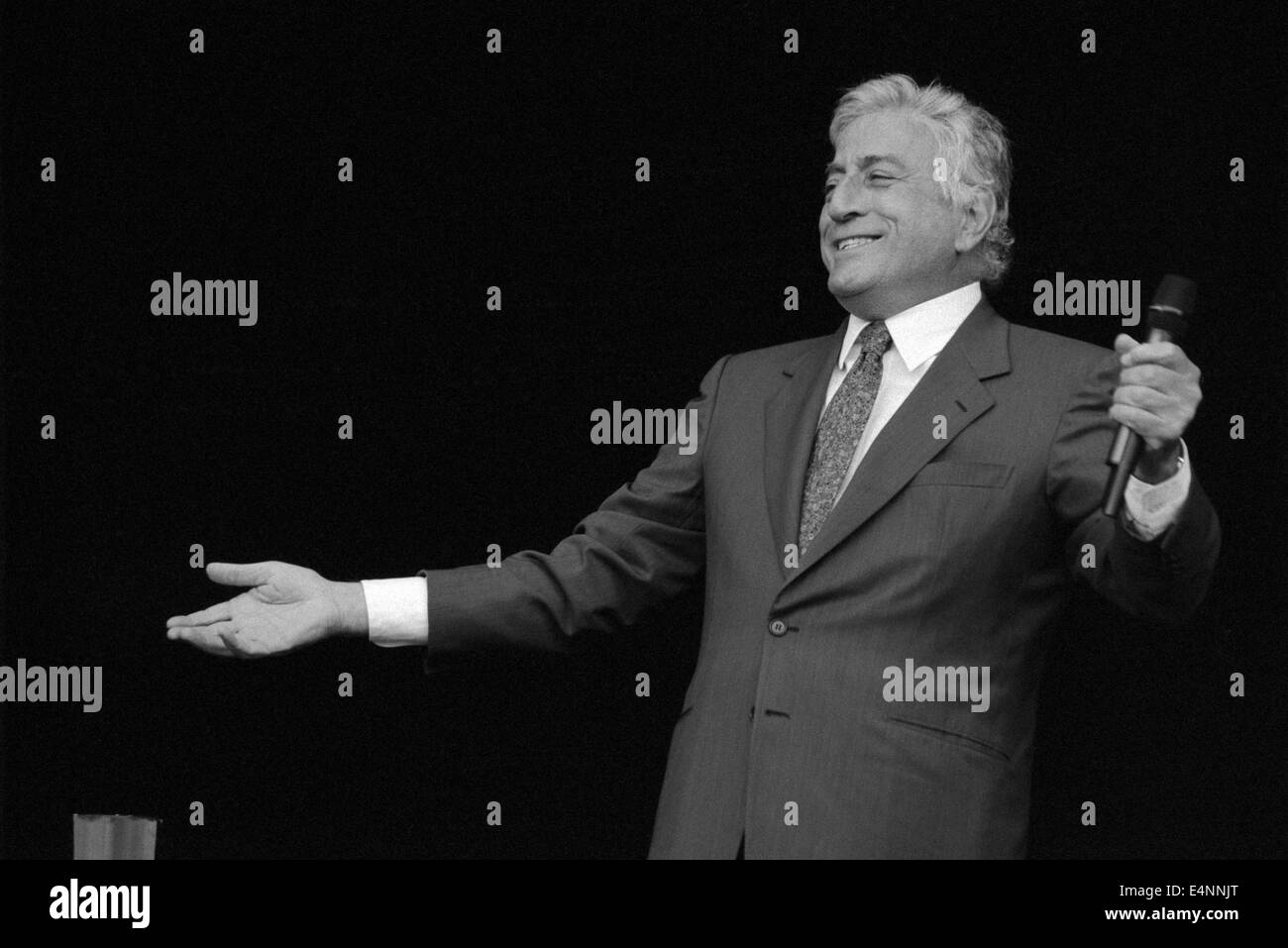 Tony Bennett auf der Pyramide Bühne, Glastonbury Festival 1998 Stockfoto