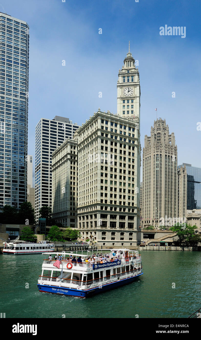 Architektonische Tourenboot Kreuzfahrt den Chicago River. Stockfoto