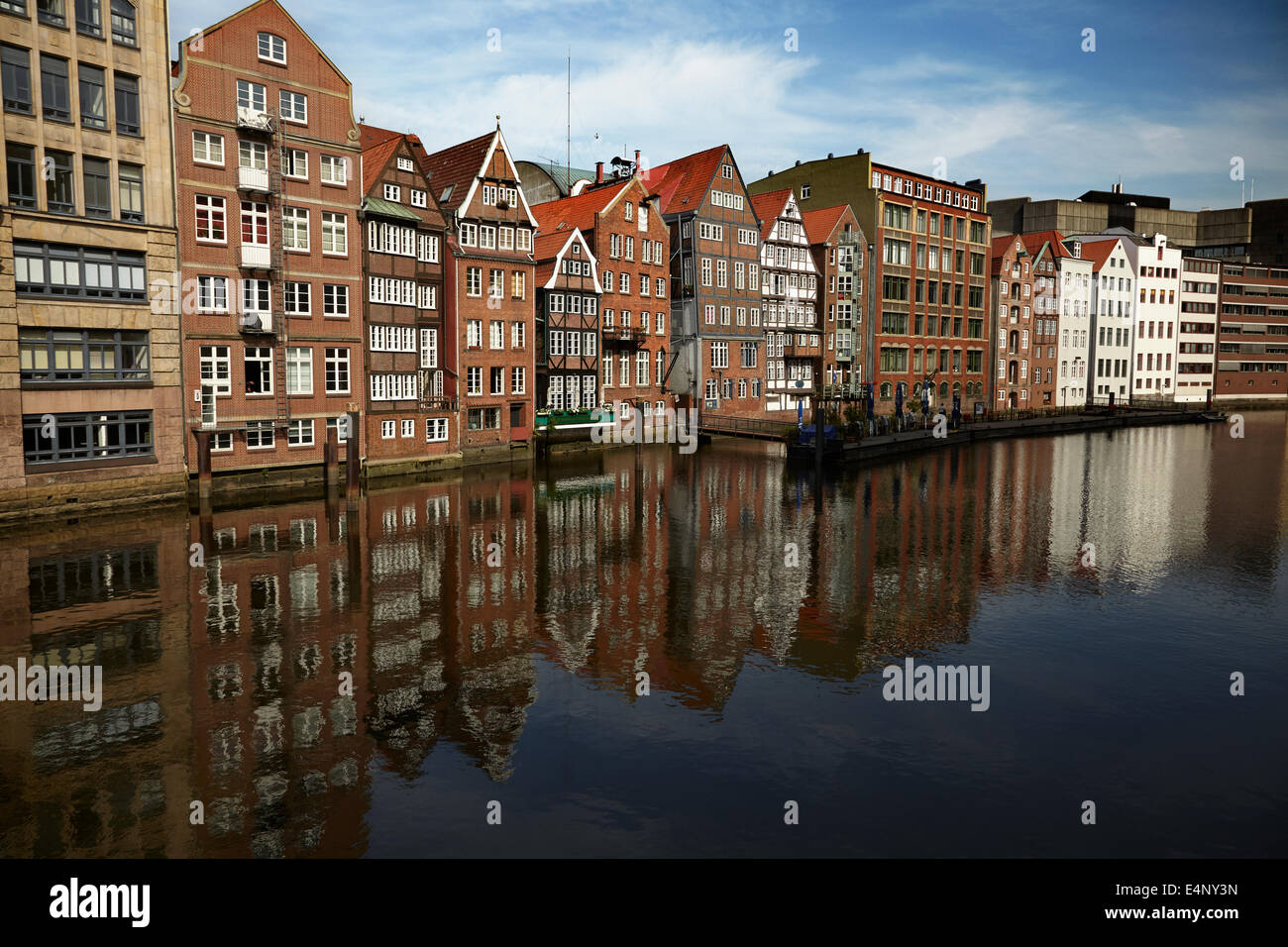 Hamburg - Nikolaifleet Reflexion im Wasser des Flusses Alster Stockfoto
