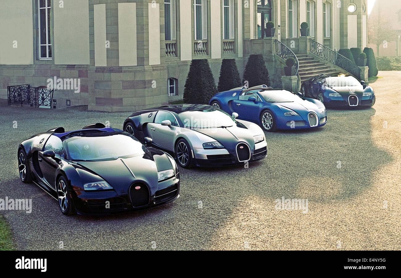 Eine Gruppe von den verschiedenen Versionen von Bugatti Veyrons vor Schloss Bugatti Molsheim Frankreich geparkt Stockfoto