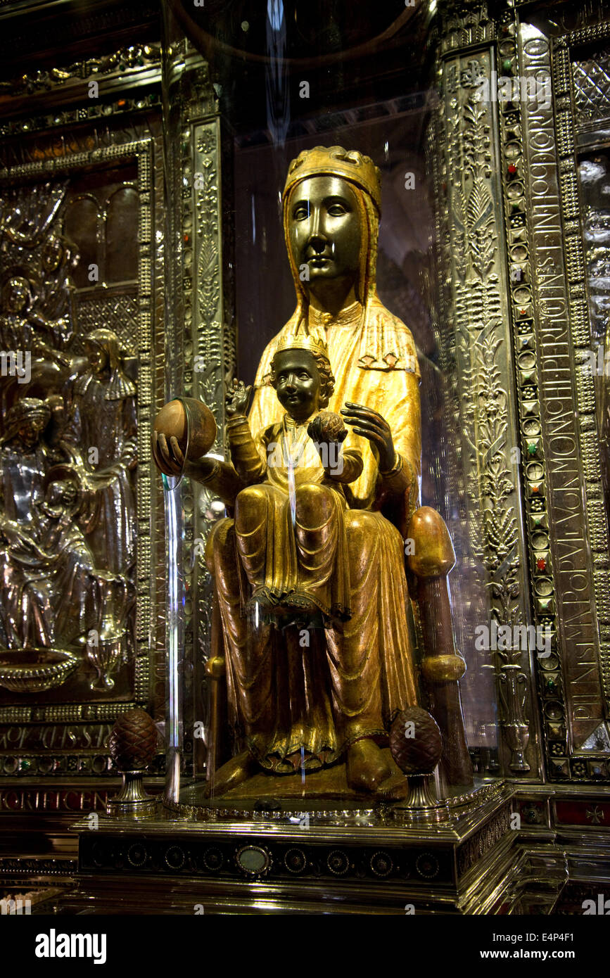 Montserrat ist ein Multi-spitzer Berg in Spanien wo befindet sich die Benediktiner-Abtei mit der schwarzen Madonna Stockfoto