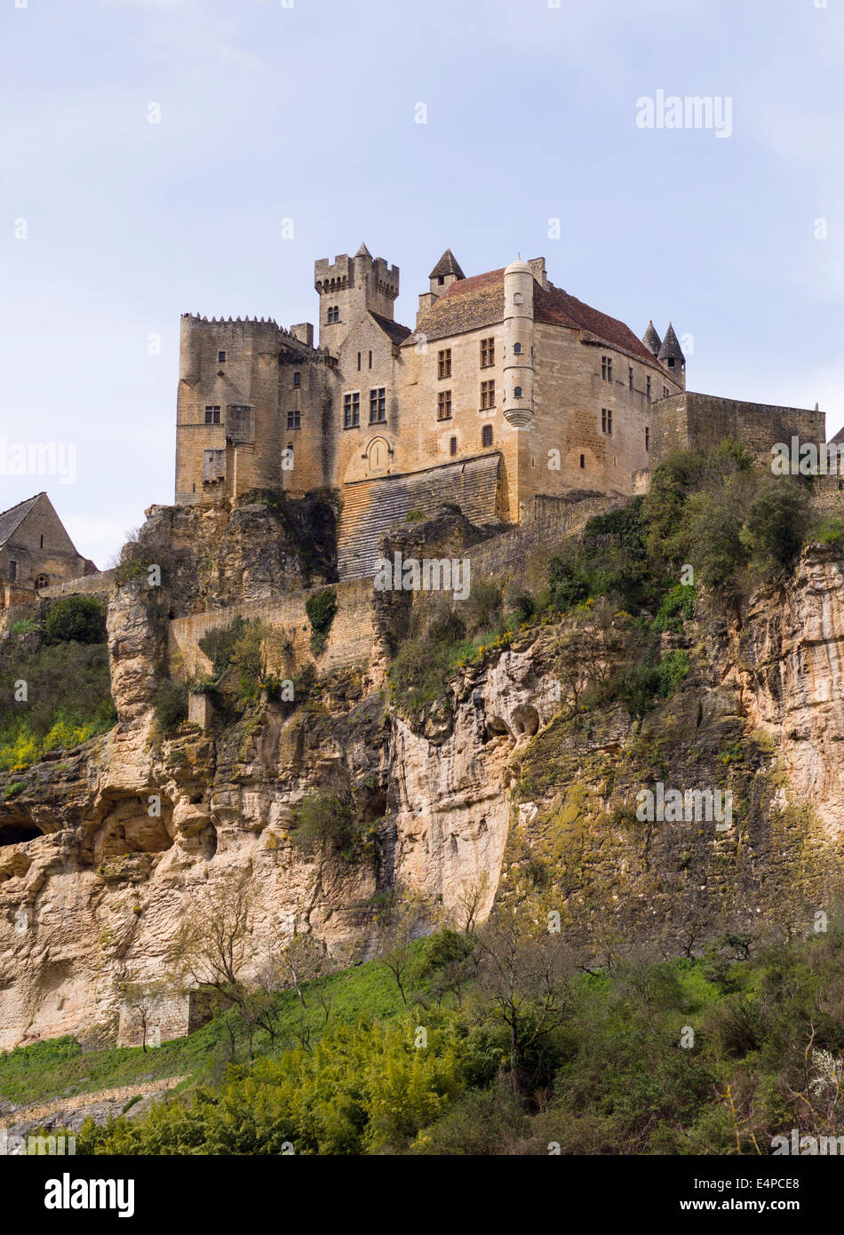 Château de Beynac. Ein 12. Jahrhundert Schloss auf einem hohen Felsen über dem Fluss Dordogne Beynac-et-Cazenac, Beynac, Lot-et-Garonne Stockfoto