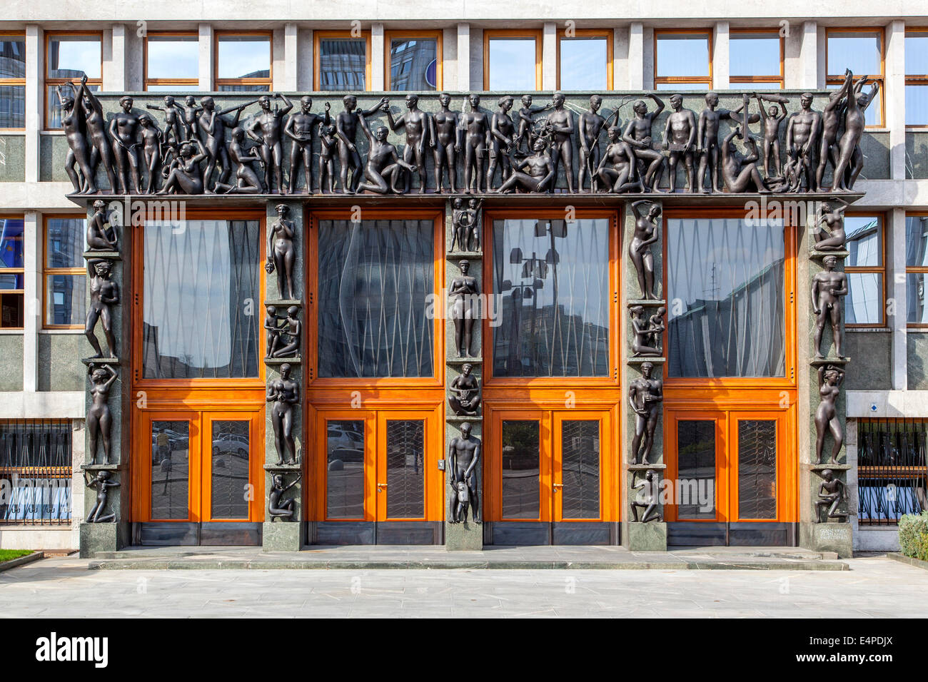 Slowenische Parlament mit dem Portal designed by Zdenko Kalin und Karel Putrih, Ljubljana, Slowenien Stockfoto