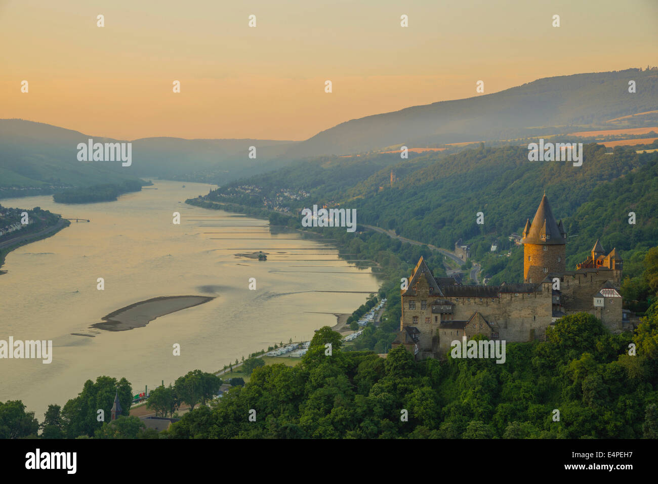 Burg Stahleck Castle, Jugendherberge, UNESCO-Welterbe Kulturlandschaft Oberes Mittelrheintal Stockfoto