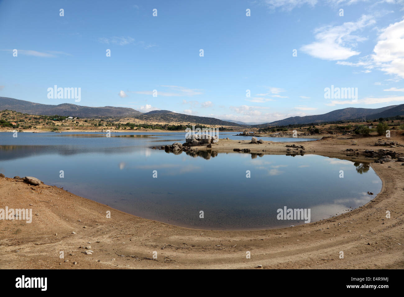 Burguillo Stausee im Iruelas Valley Naturschutzgebiet, Avila, Provinz Castilla y Leon, Spanien Stockfoto