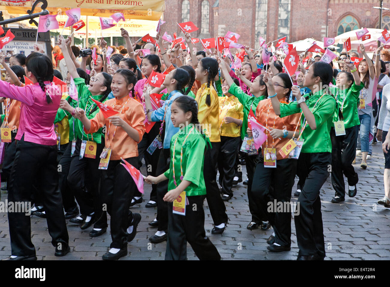 Chinesische Chöre bei Parade der Nationen World Choir Games in Riga Lettland Stockfoto