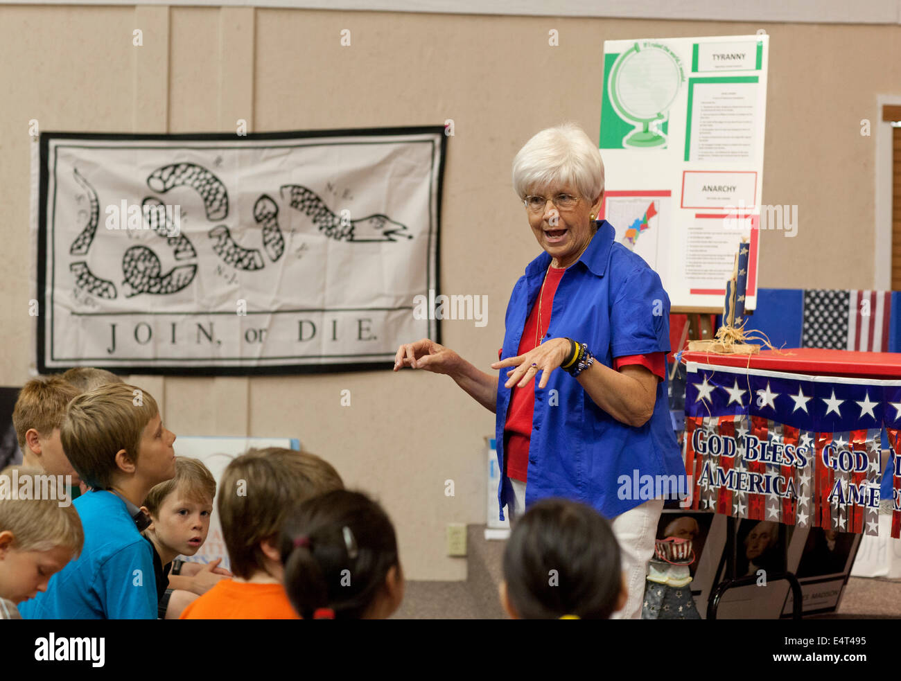 Zentral-Texas Tea Party Freiwillige führen Kinder in einem einwöchigen "Urlaub Liberty Schule" konservative Erziehung camp Stockfoto