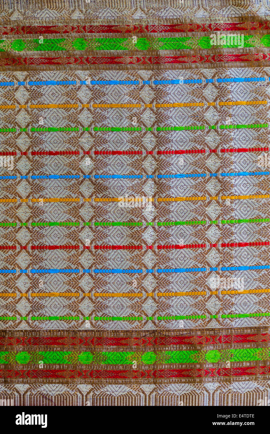 Bali, Indonesien.  Design-Muster auf einem balinesischen Sarong.  Hergestellt in Thailand. Stockfoto