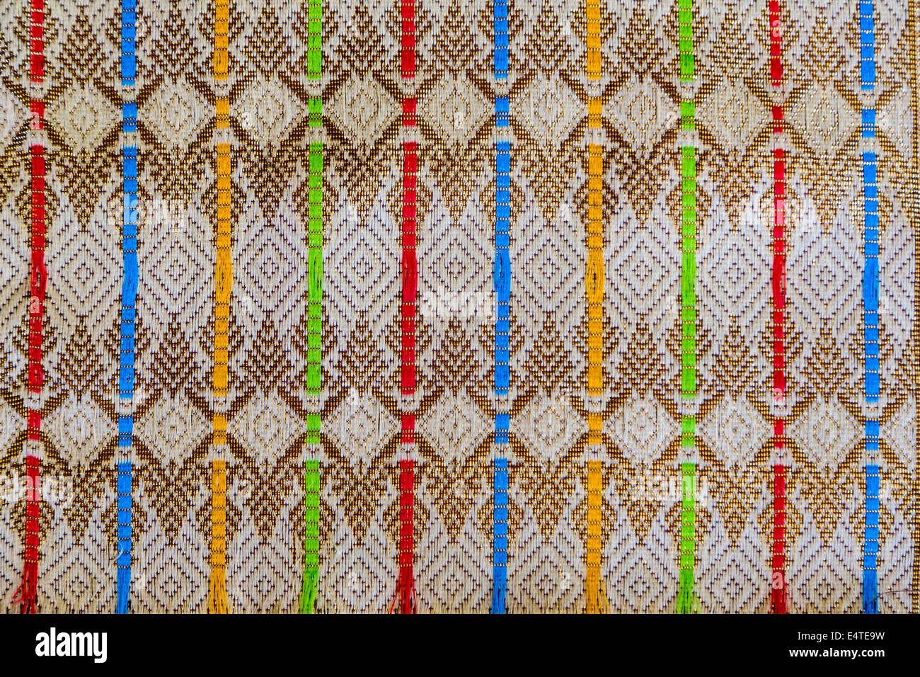 Bali, Indonesien.  Design-Muster auf einem balinesischen Sarong.  Hergestellt in Thailand. Stockfoto