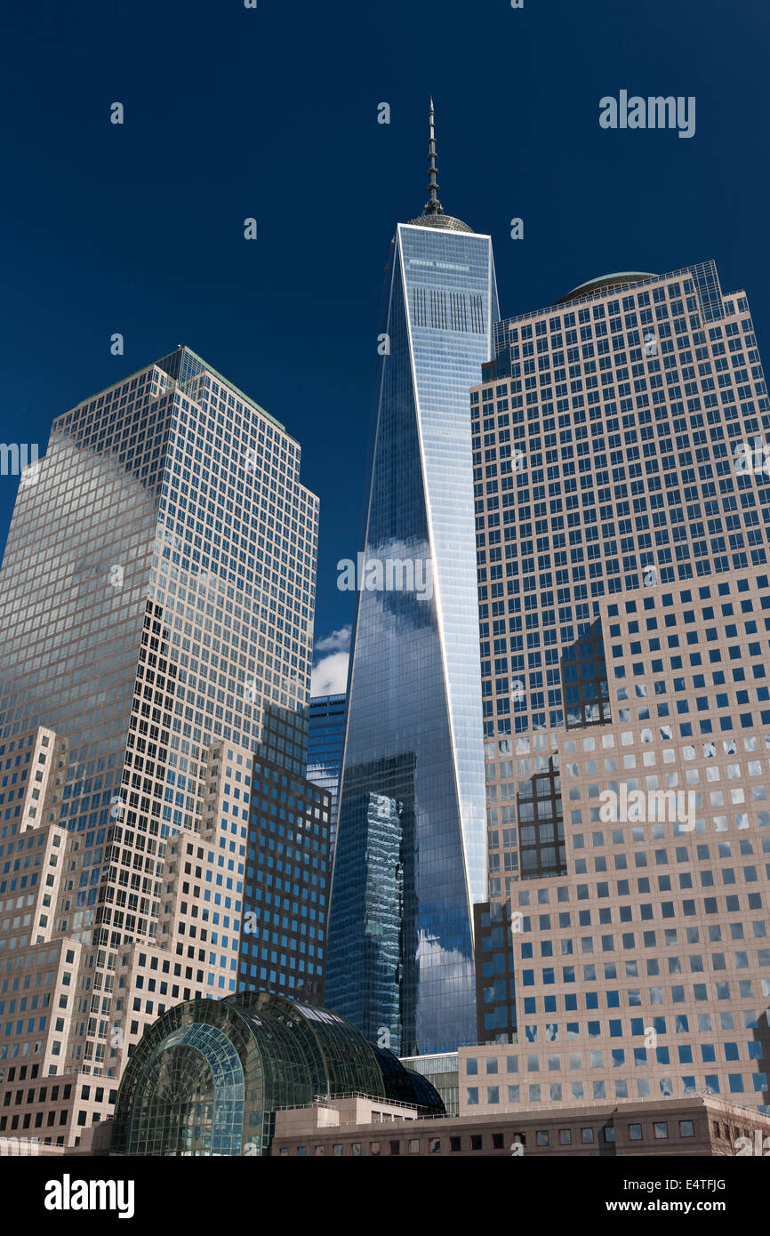 Nahaufnahme des World Trade Centers mit One World Trade Center (Freedom Tower), New York City, New York, USA Stockfoto